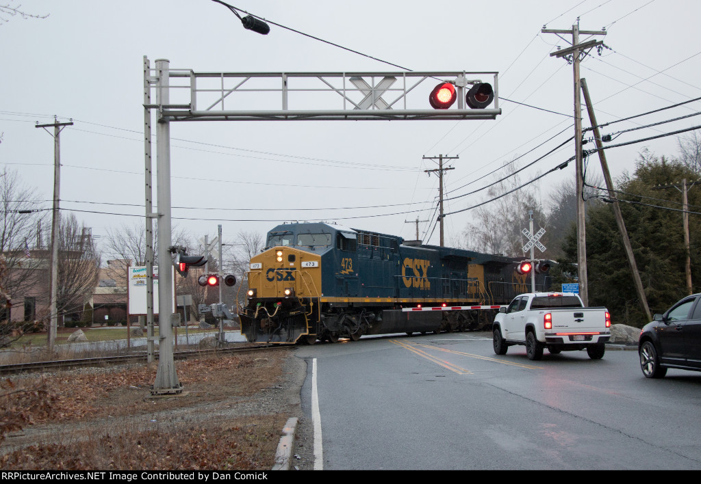 CSXT 473 Leads M427 at East St. in Tewksbury